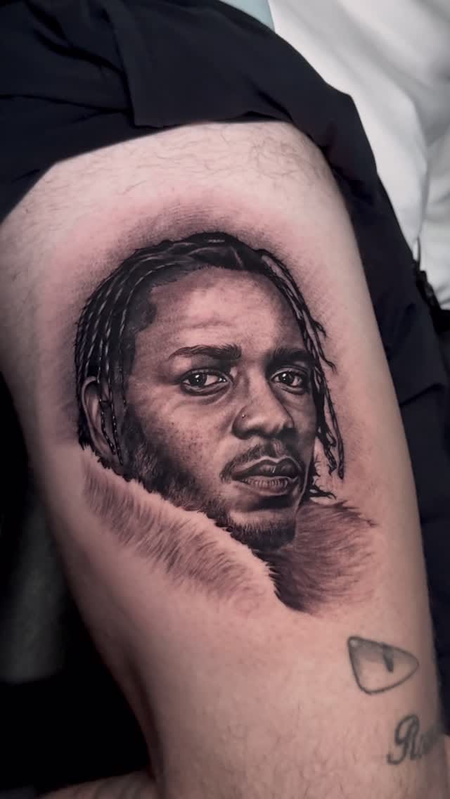 Post 3 by Quartier Tatuajes piercing Málaga on Instagram (video)