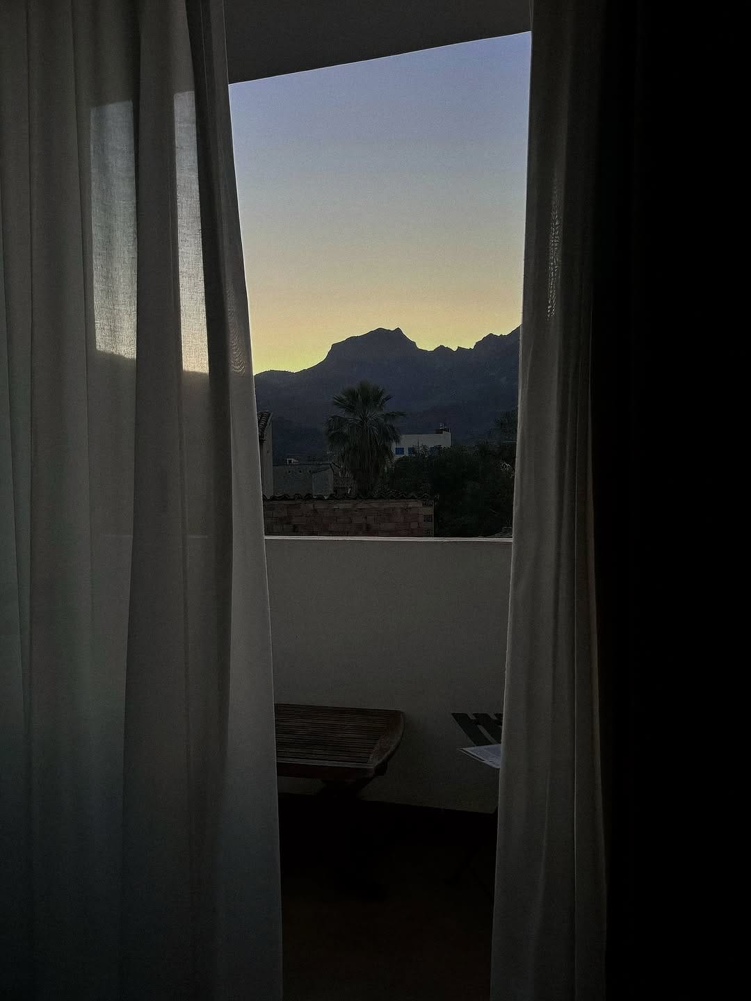 Post 6 by ANNA VICTORIA on Instagram (image)