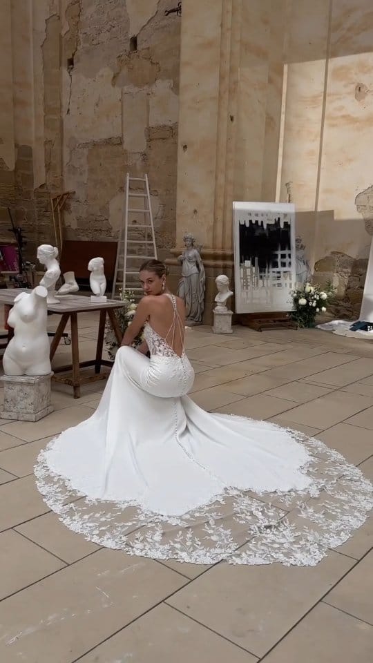 Post 2 by DBR Weddings | Wedding Dress & Evening Gown Rental Hong Kong on Instagram (video)