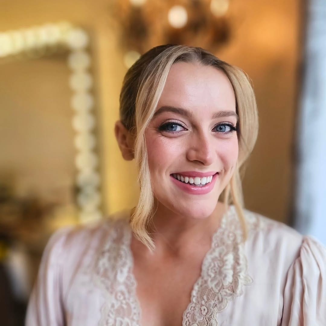 Post 6 by 𝔸𝕝𝕞𝕪/ Makeup & Hairstyle on Instagram (carousel)