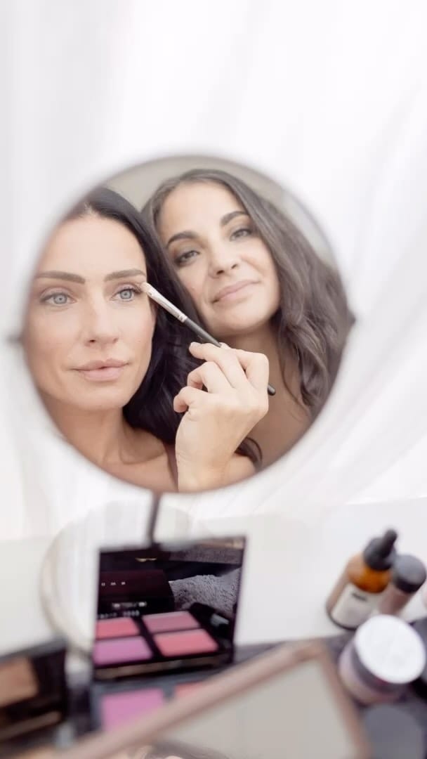 Post 10 by Brenda Coello Maquilladora Barcelona on Instagram (video)