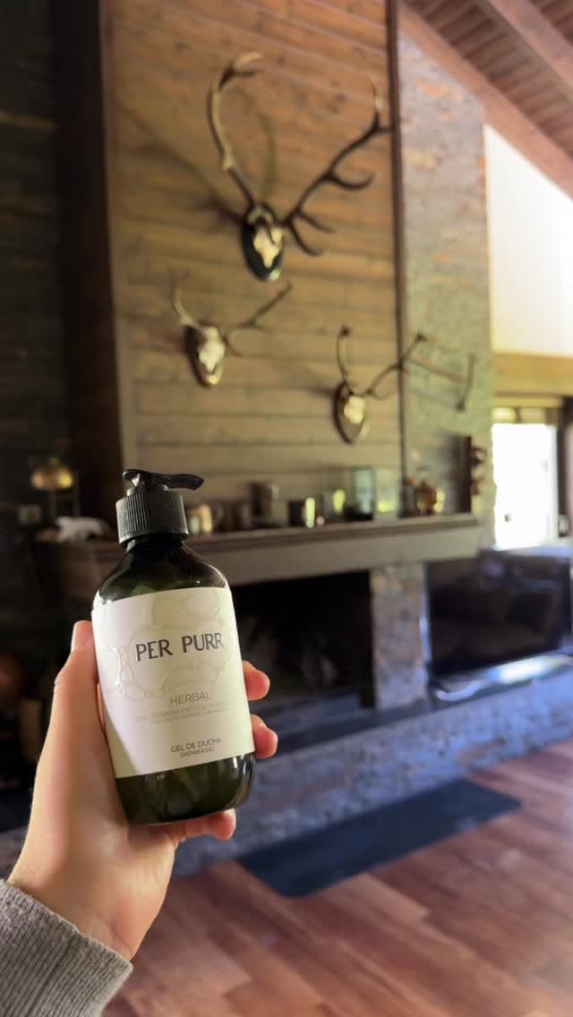 Post 1 by Per Purr Cosmetics on Instagram (video)