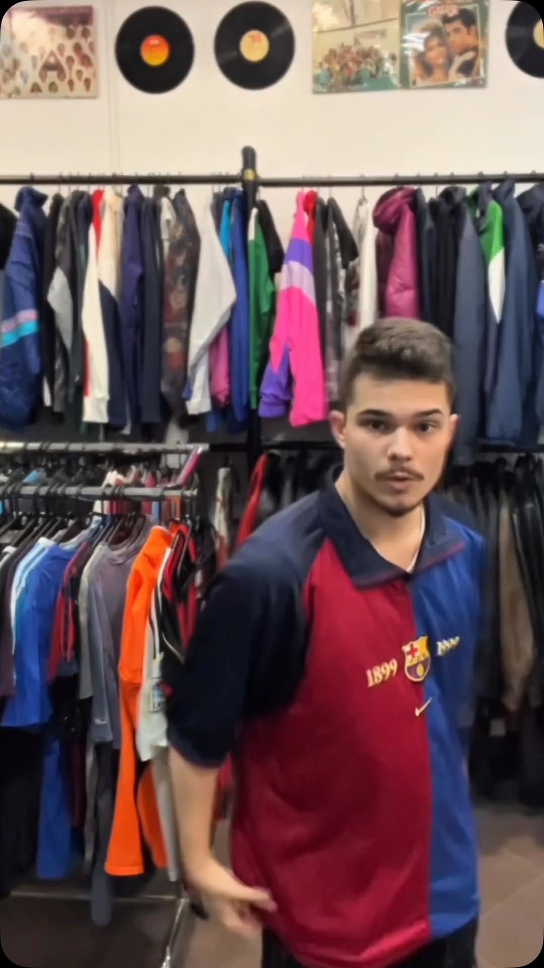 Post 10 by ESPAI VINTAGE on Instagram (video)