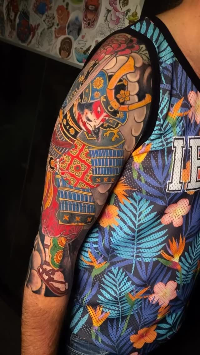 Post 3 by CHINATOWN TATTOO on Instagram (video)