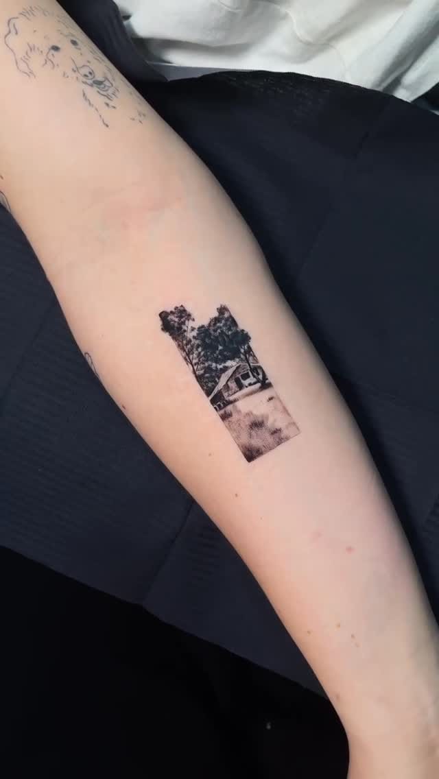 Post 5 by CHINATOWN TATTOO on Instagram (video)