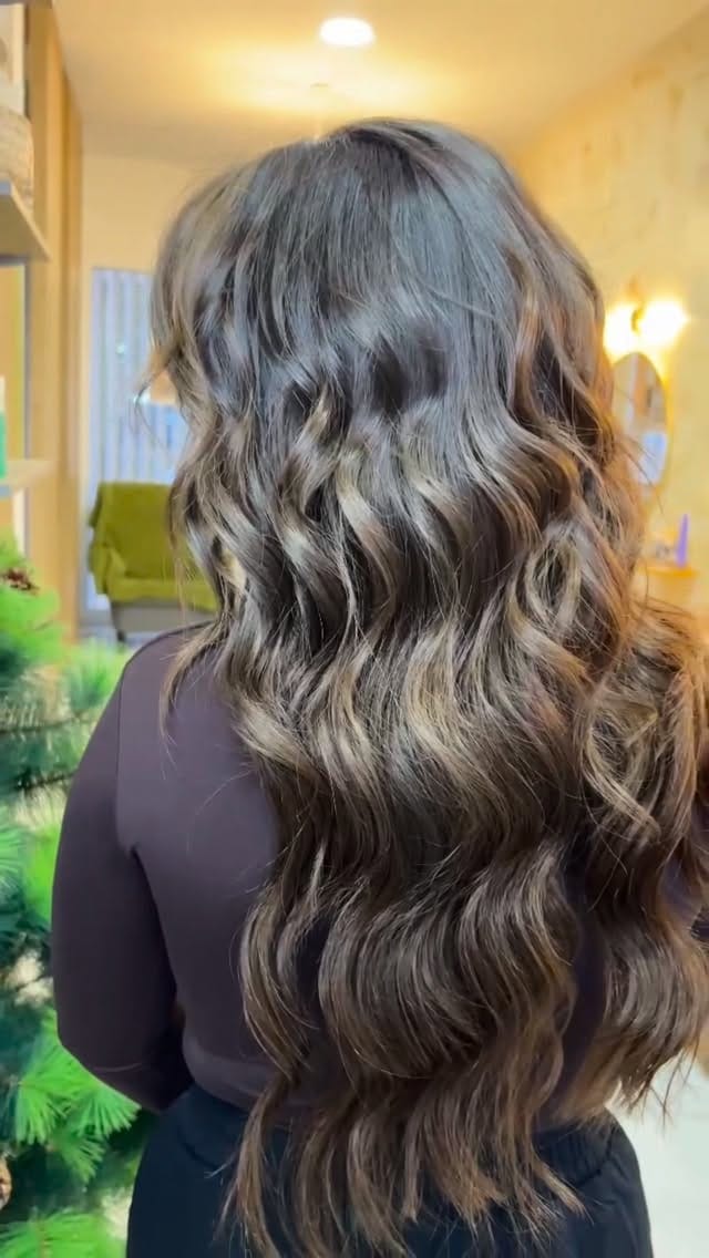 Post 2 by 𝗜𝗩𝗢𝗡𝗖𝗔𝗥𝗘𝗜𝗡𝗔 𝗦𝗧𝗬𝗟𝗜𝗦𝗧 on Instagram (video)