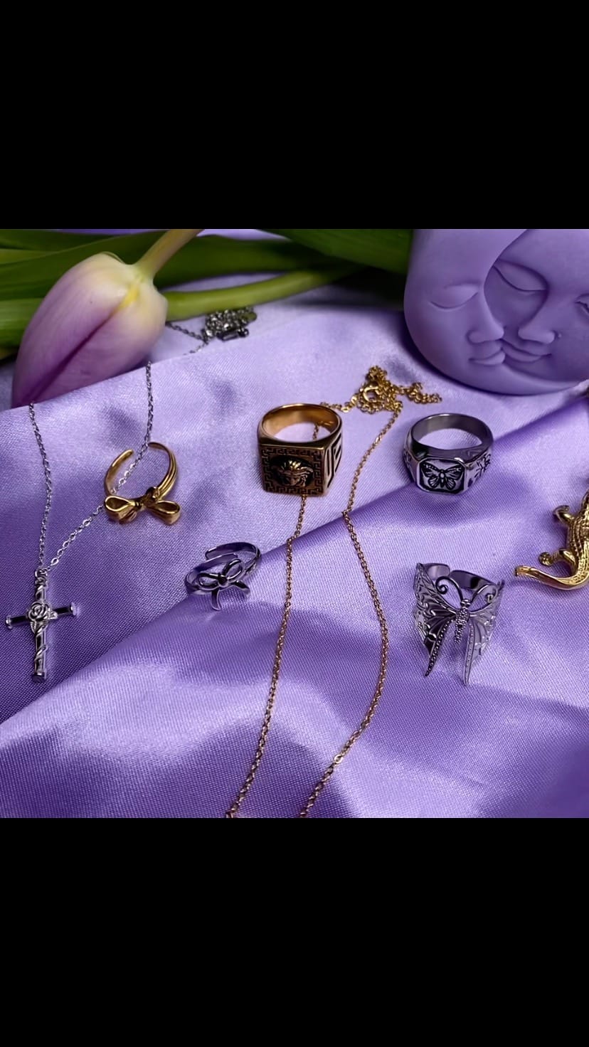 Post 4 by Blue Velvet Vintage Clothing on Instagram (video)