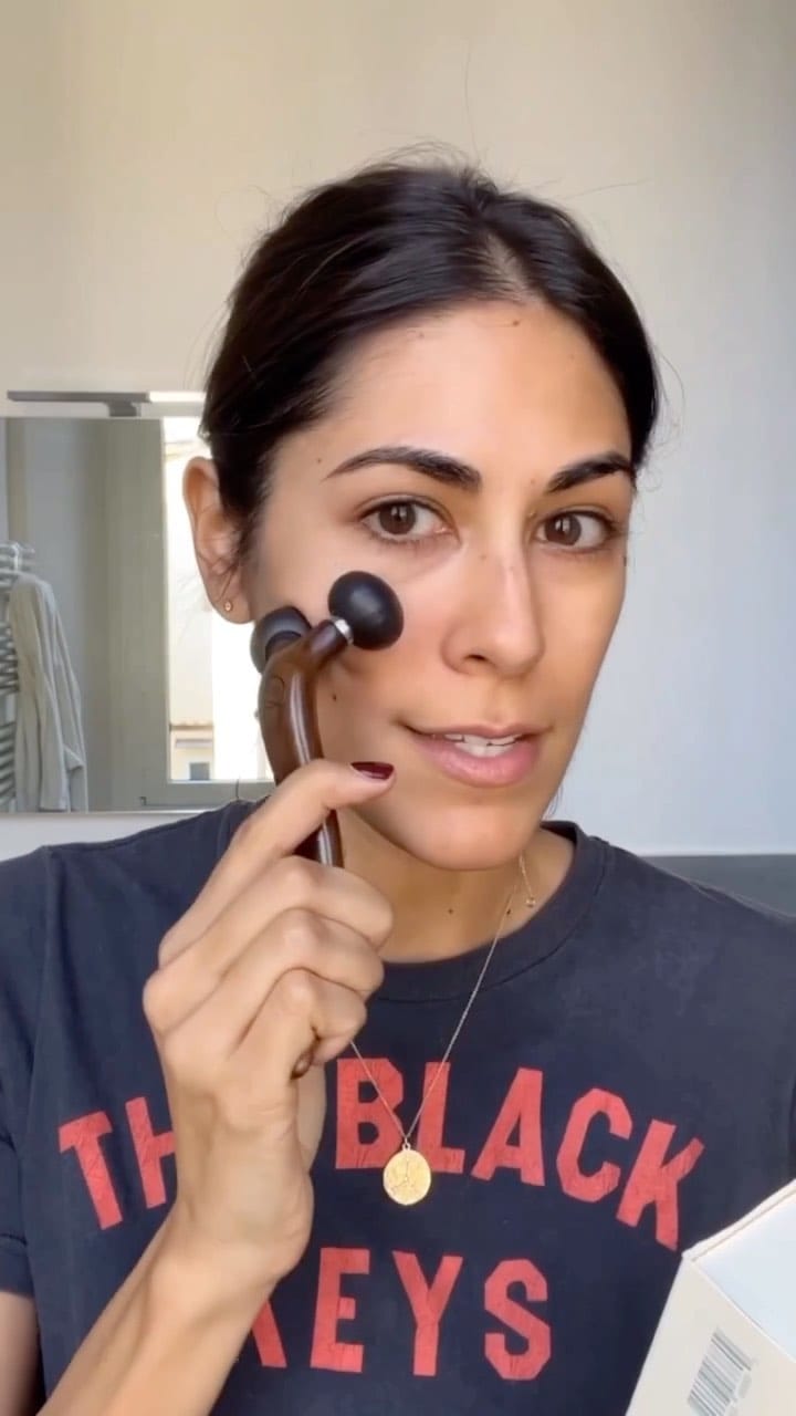 Post 9 by Carbonnique on Instagram (video)