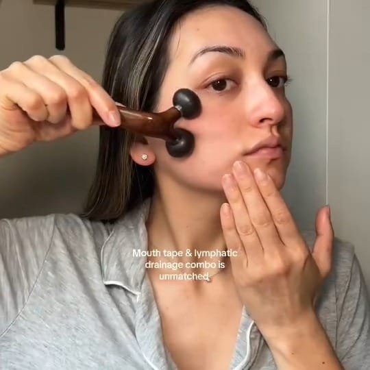 Post 2 by Carbonnique on Instagram (video)