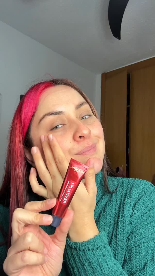 Post 8 by Astrid on Instagram (video)