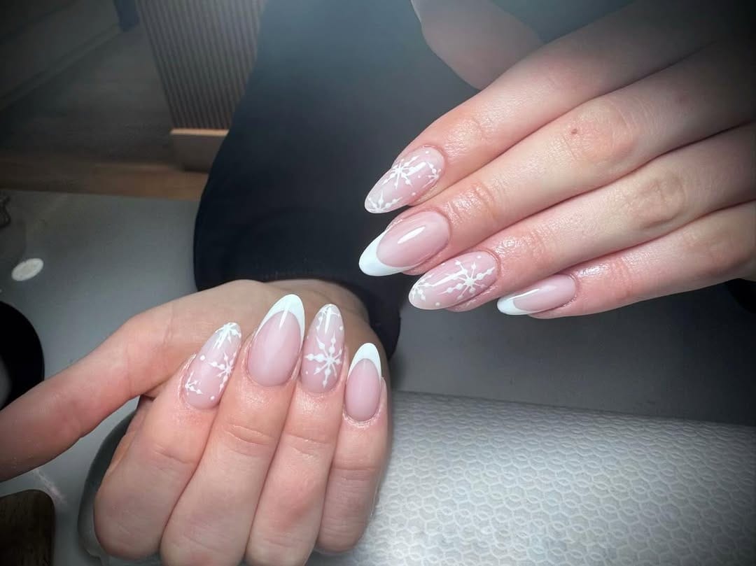 Post 7 by Guapa Nails Girona on Instagram (image)