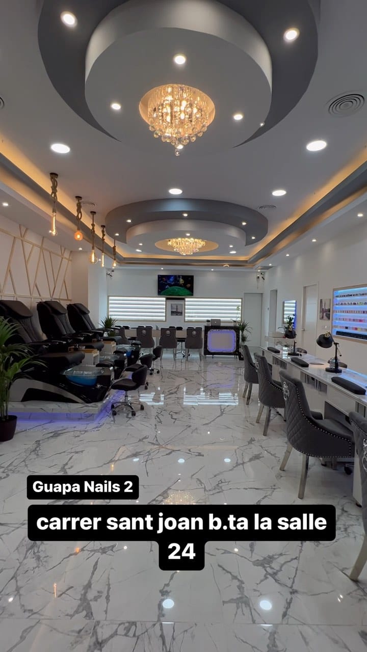 Post 10 by Guapa Nails Girona on Instagram (video)