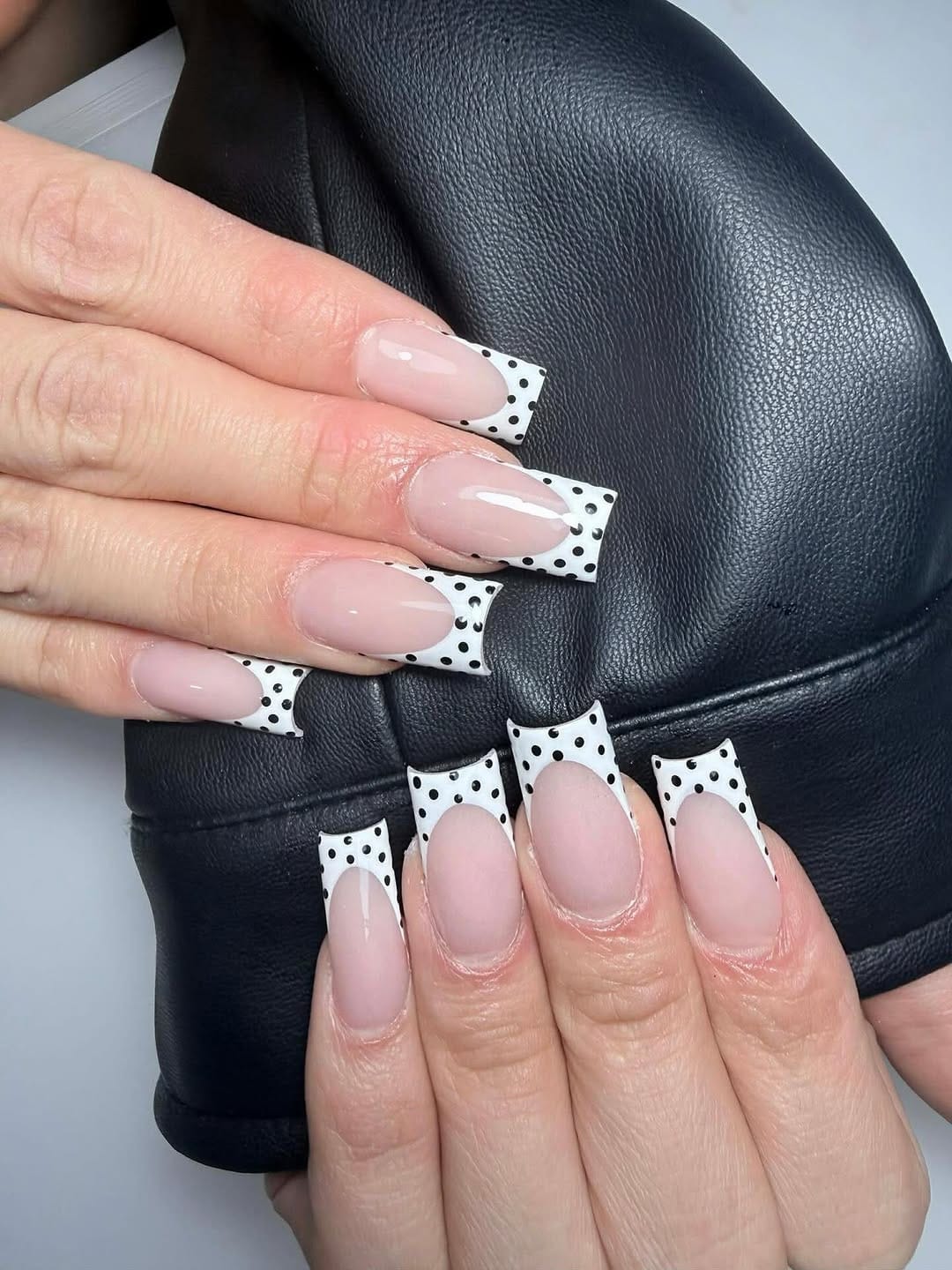 Post 1 by Guapa Nails Girona on Instagram (image)