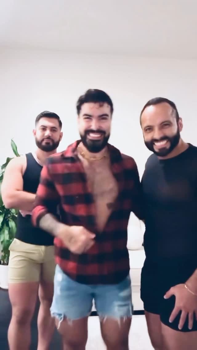 Post 2 by Camilo Andres Viteri on Instagram (video)
