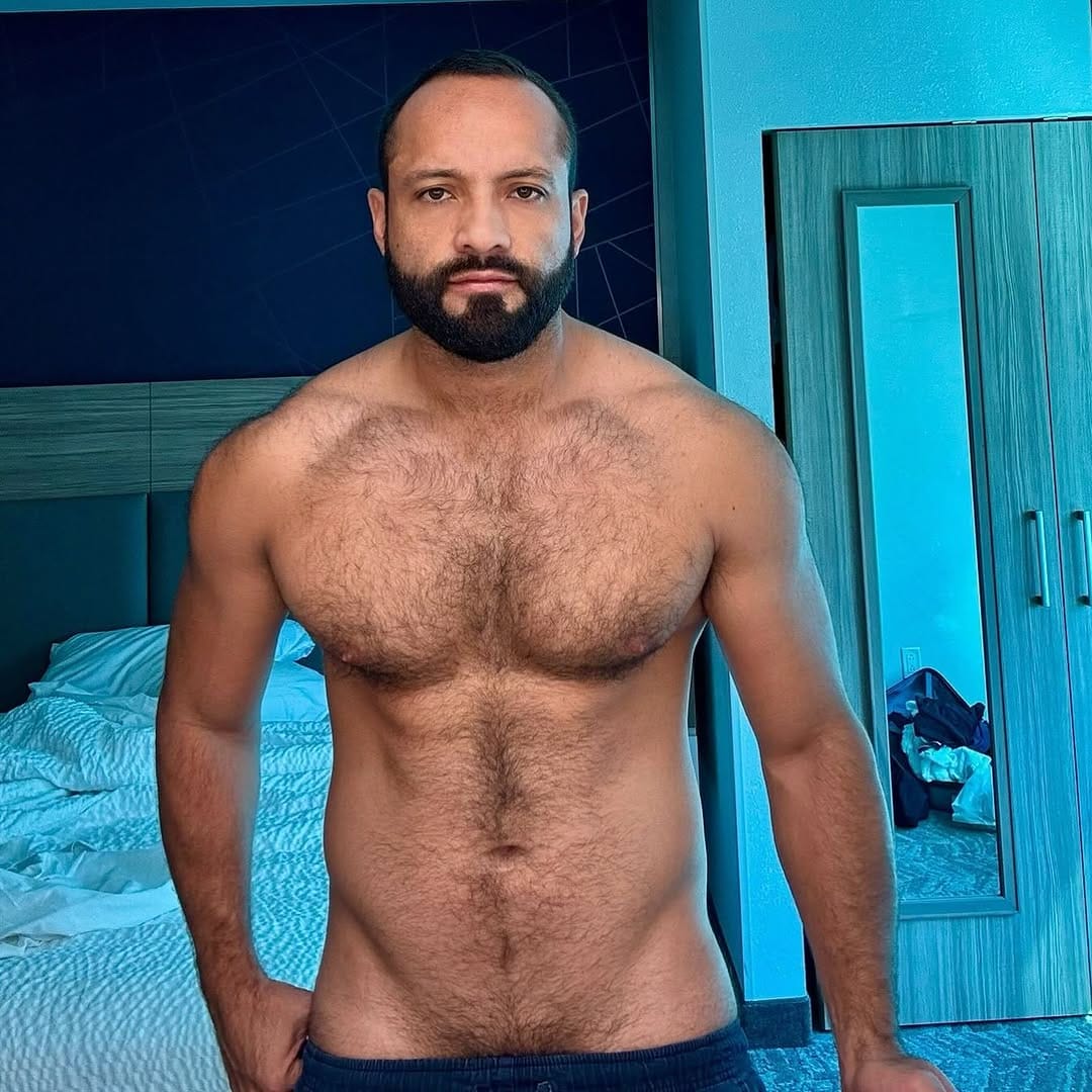 Post 4 by Camilo Andres Viteri on Instagram (image)