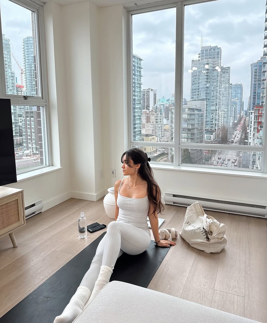 Post 9 by Alejandra | Tech & Lifestyle on Instagram (carousel)