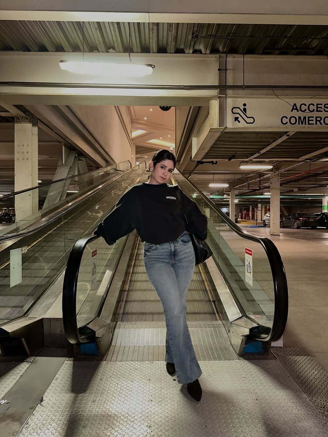 Post 5 by Alondra Mozqueda on Instagram (carousel)