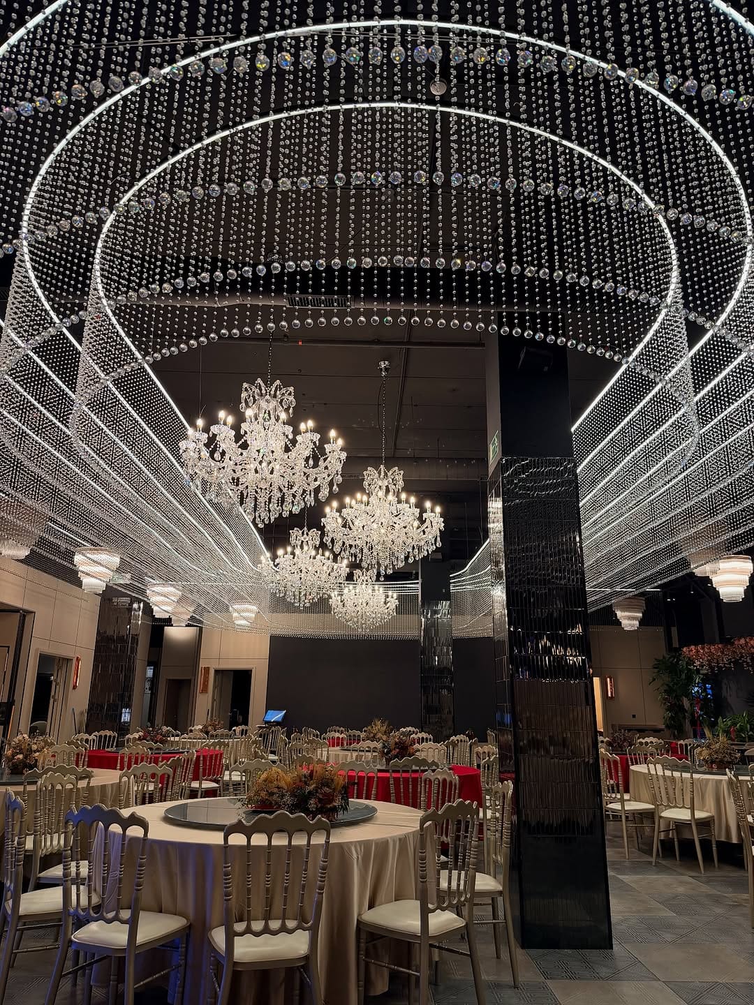 Post 5 by La Torre Outlet Zaragoza on Instagram (carousel)