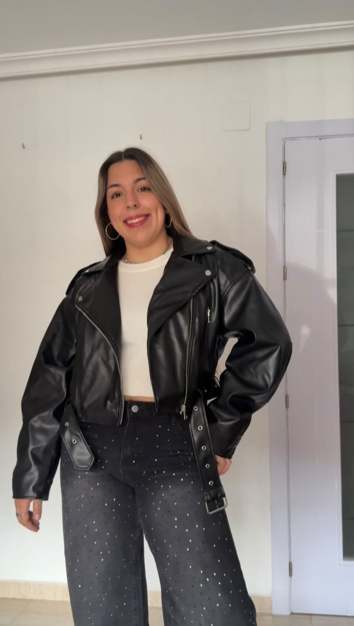 Post 2 by 𝐀𝐍𝐃𝐑𝐄𝐀 🐆 on Instagram (video)