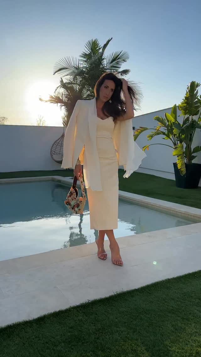 Post 4 by Tania Espinosa on Instagram (video)