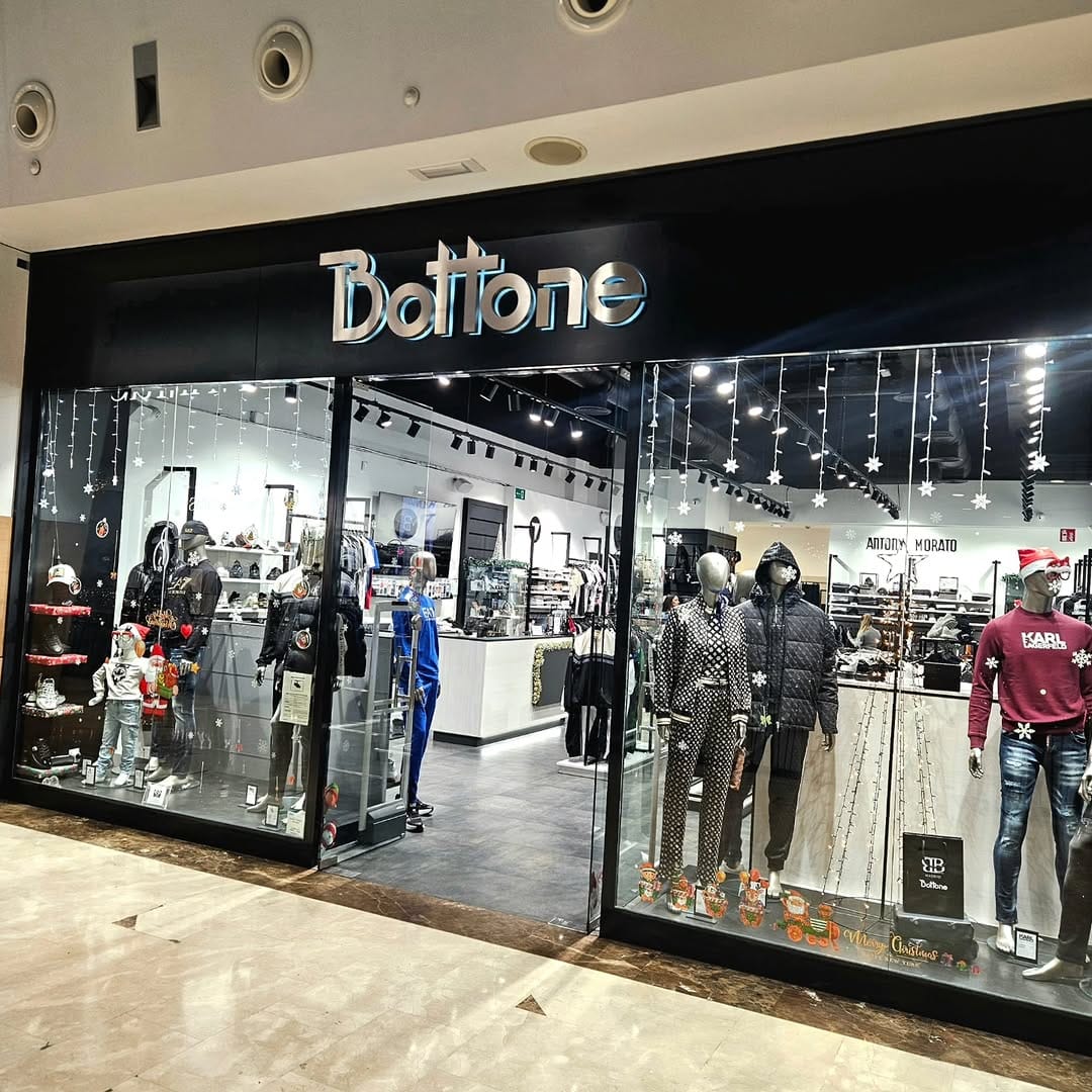 Post 10 by Bottone.mybrand on Instagram (carousel)