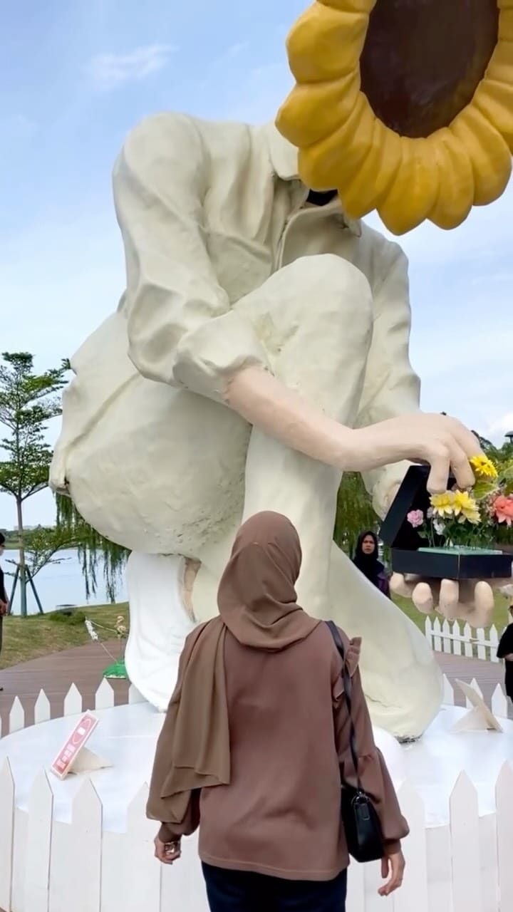Post 9 by Anni .. on Instagram (video)
