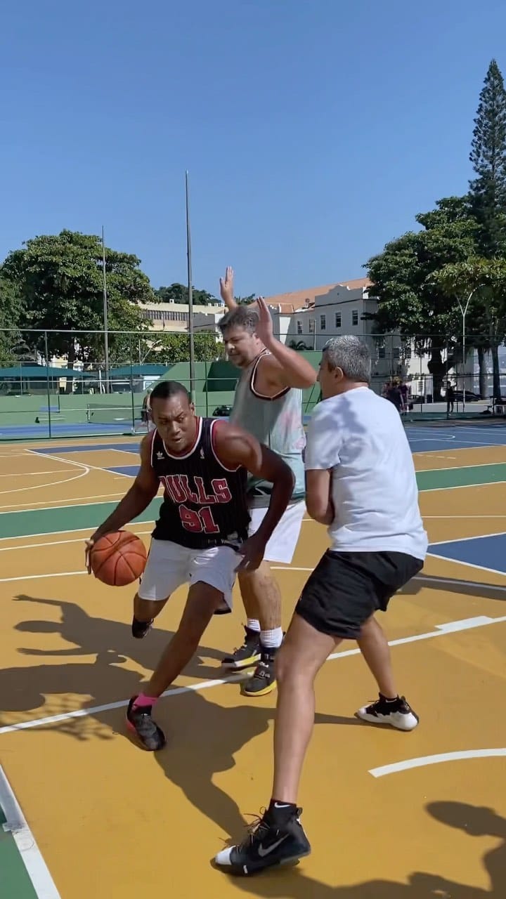 Post 8 by 🏀| Pick 'N' Roll Brand on Instagram (video)