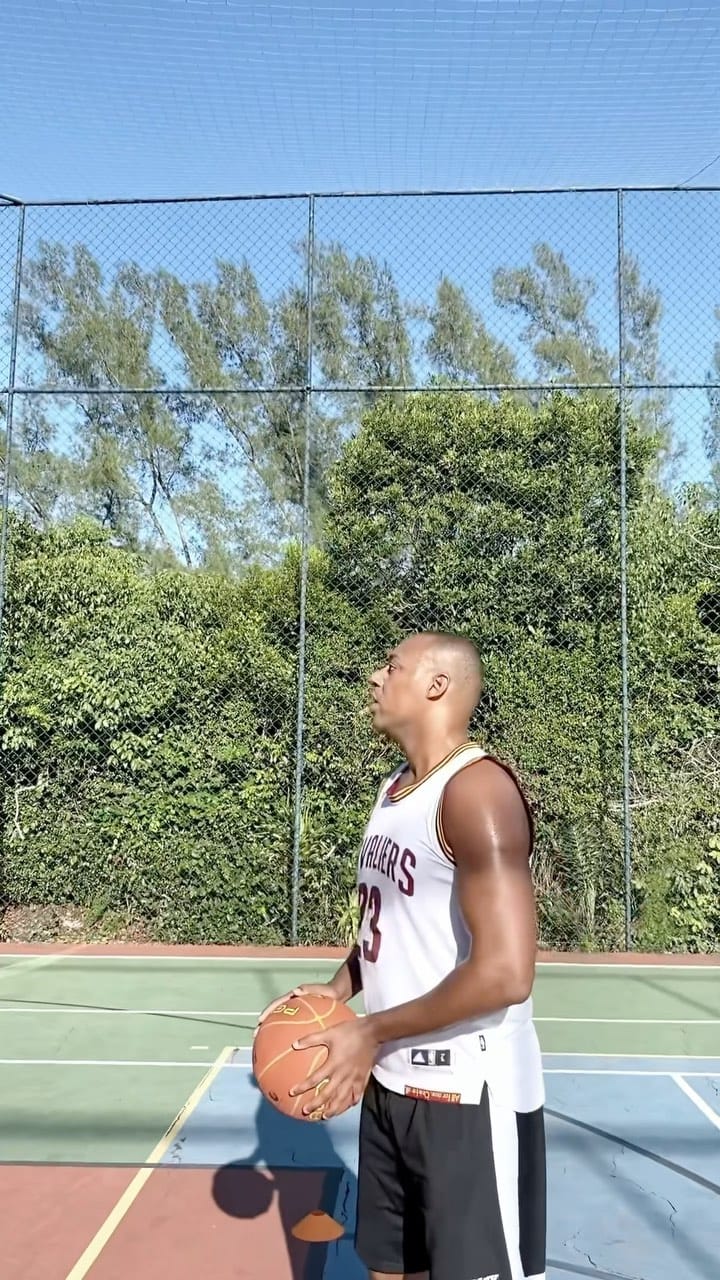Post 3 by 🏀| Pick 'N' Roll Brand on Instagram (video)