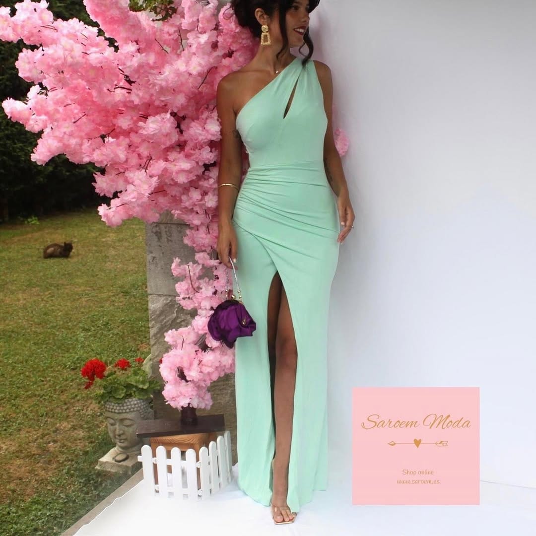 Post 4 by ✨Saroem Moda✨ on Instagram (carousel)