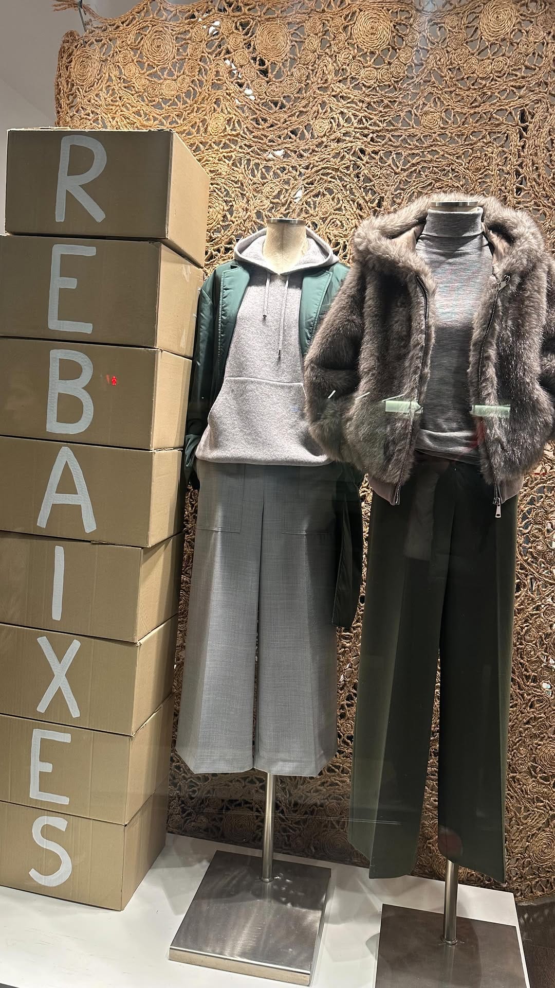 Post 2 by Treze Ropa Barcelona on Instagram (video)