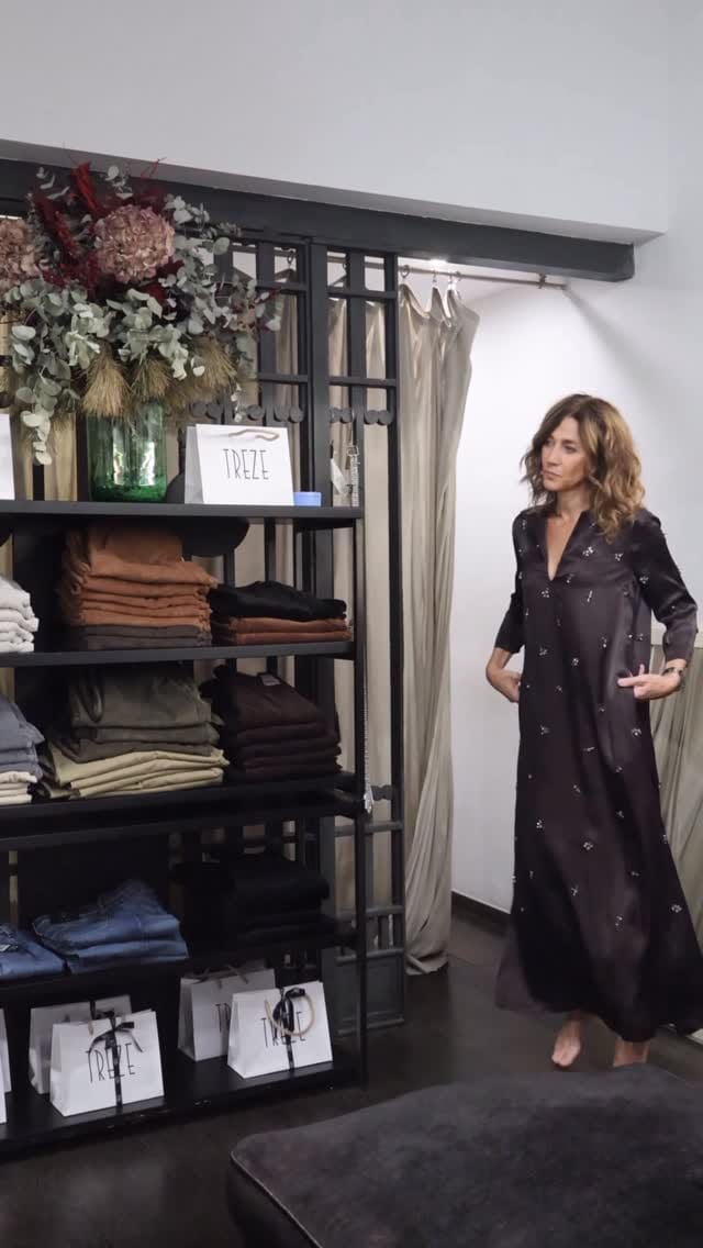 Post 9 by Treze Ropa Barcelona on Instagram (video)