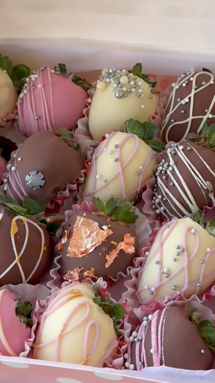 Post 5 by REGALOS FRUTALES  - Frutas, flores, bombones on Instagram (video)