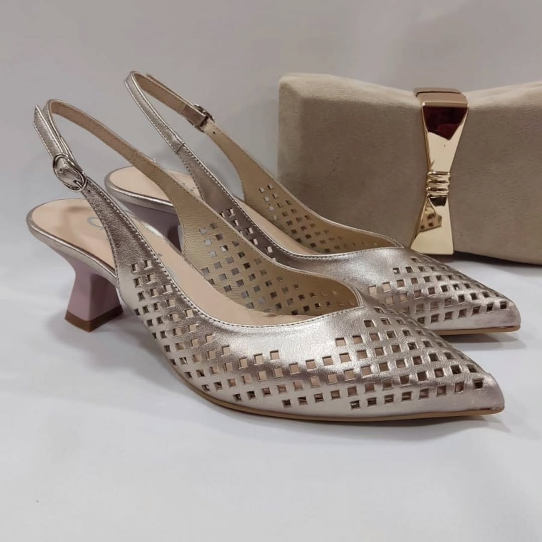 Post 6 by Los tacones de Laura on Instagram (carousel)
