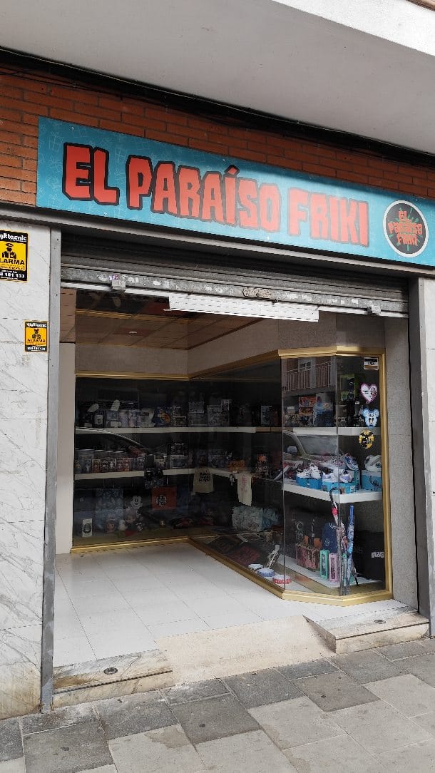 Post 6 by El Paraíso Friki on Instagram (video)