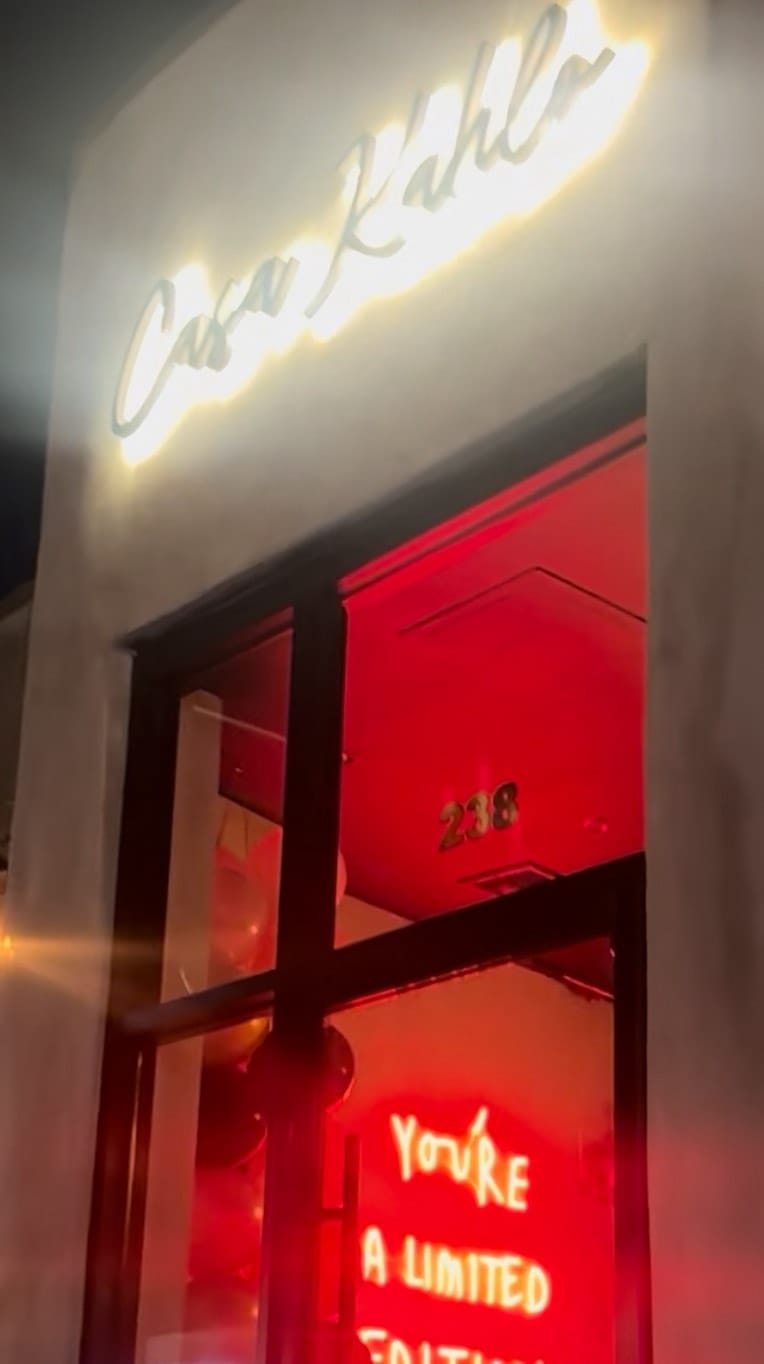 Post 8 by Honey 🐝    🌹LUXURY NAIL SERVICES🌹 on Instagram (video)