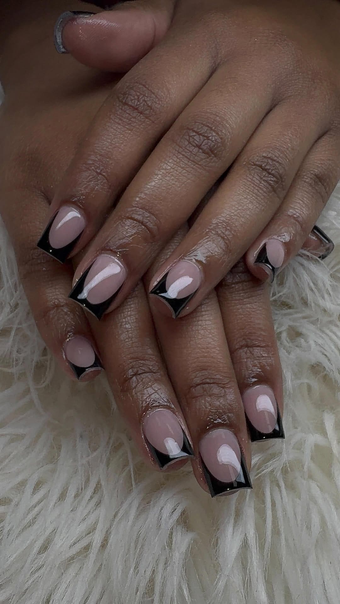 Post 7 by Honey 🐝    🌹LUXURY NAIL SERVICES🌹 on Instagram (video)