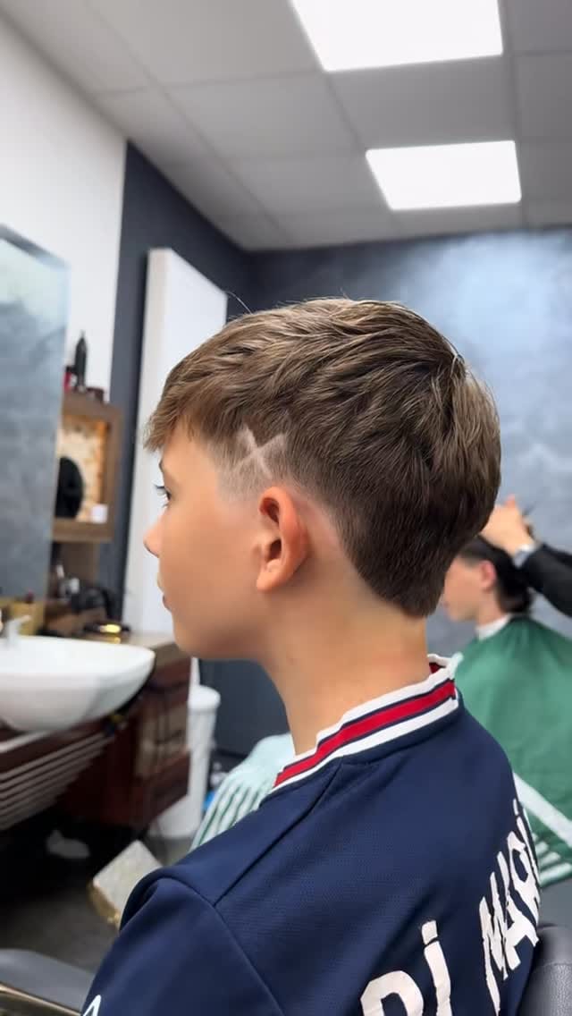 Post 7 by 🔵 Barbershop__kawa 🔵 on Instagram (video)