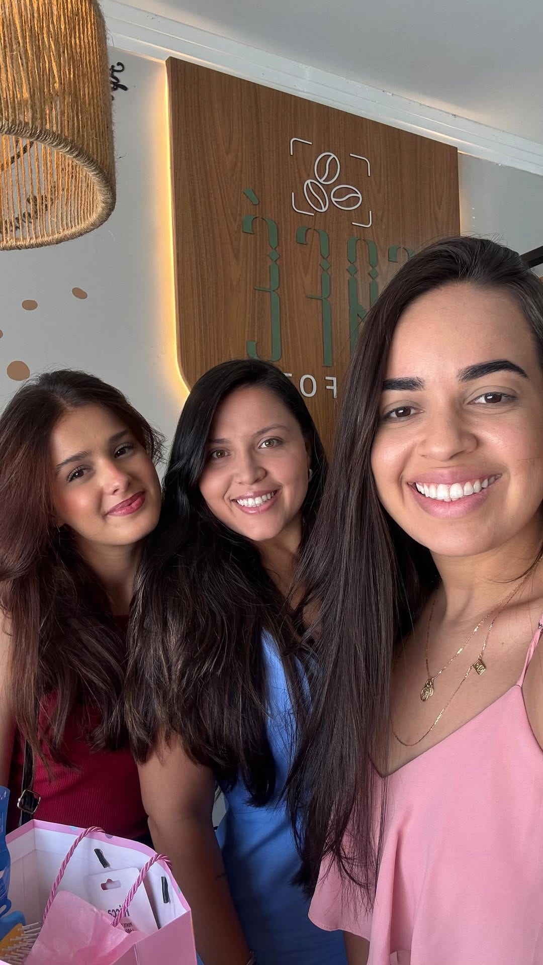 Post 3 by Bruna Tatagiba ❄️ CRIOMODELAGEM ♡ Estética Avançada on Instagram (video)