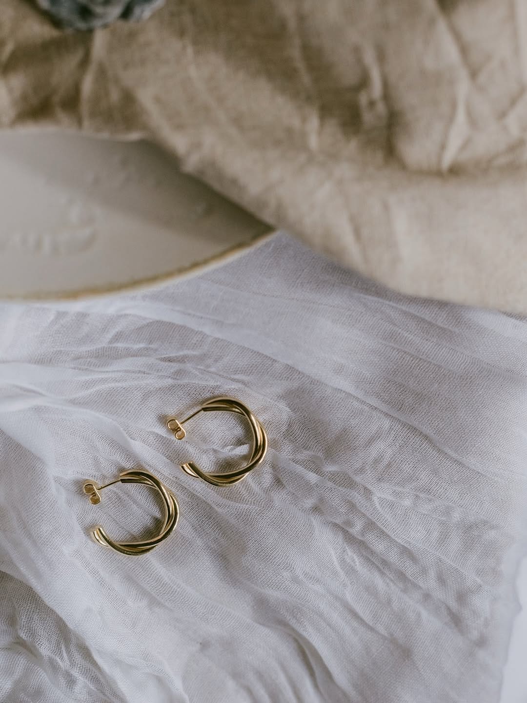 Post 10 by Fauna y Flora jewelry on Instagram (carousel)