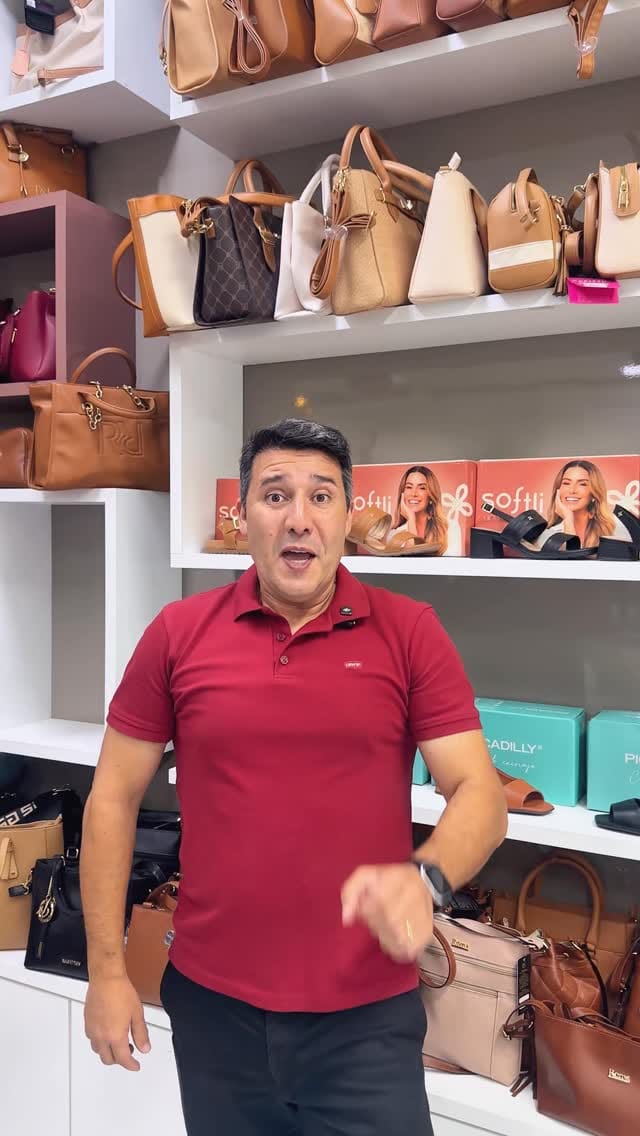 Post 5 by Jorrovi Calçados on Instagram (video)