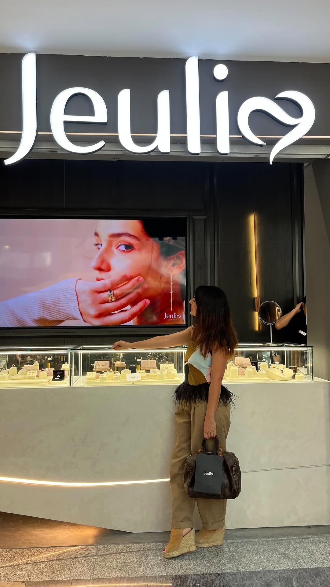 Post 9 by Nuria Cano on Instagram (video)
