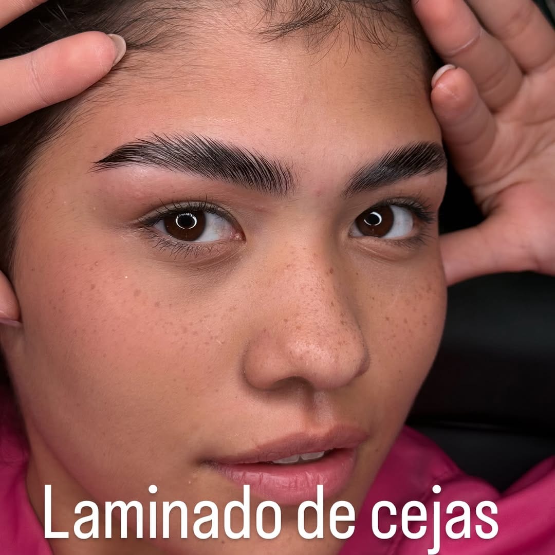 Post 2 by Cejas de Muñeca on Instagram (image)