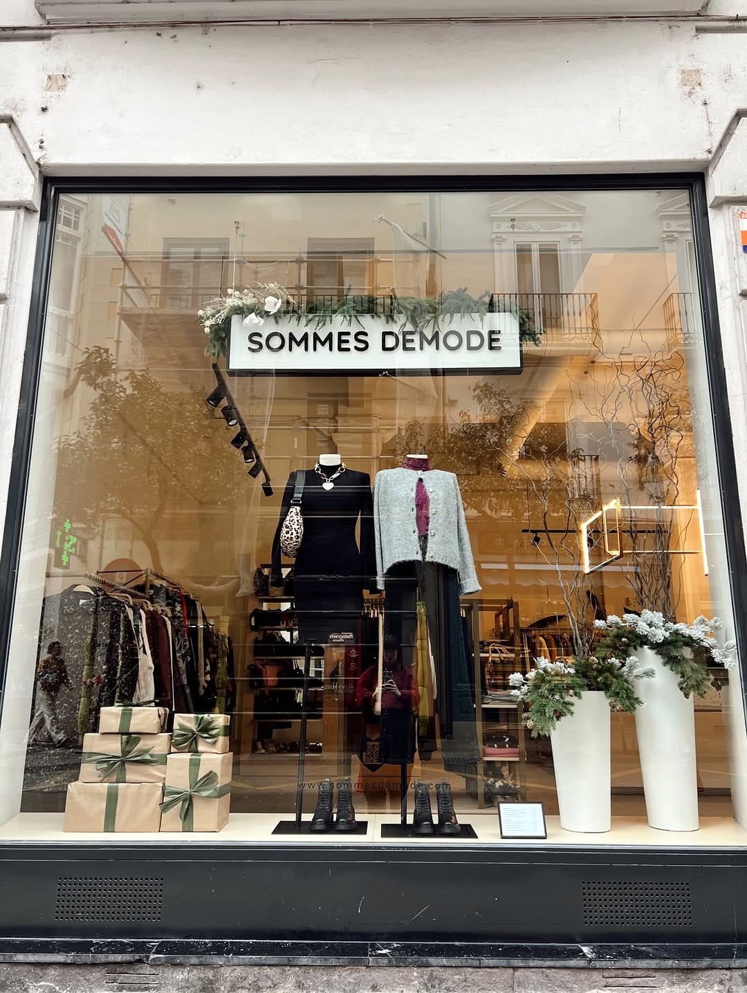 Post 7 by Sommes Demode - Tienda de Ropa on Instagram (carousel)
