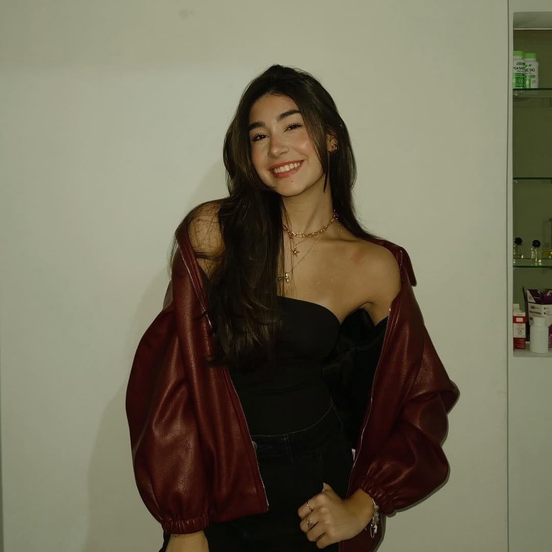 Post 8 by Thaís Vitória - Skincare on Instagram (carousel)