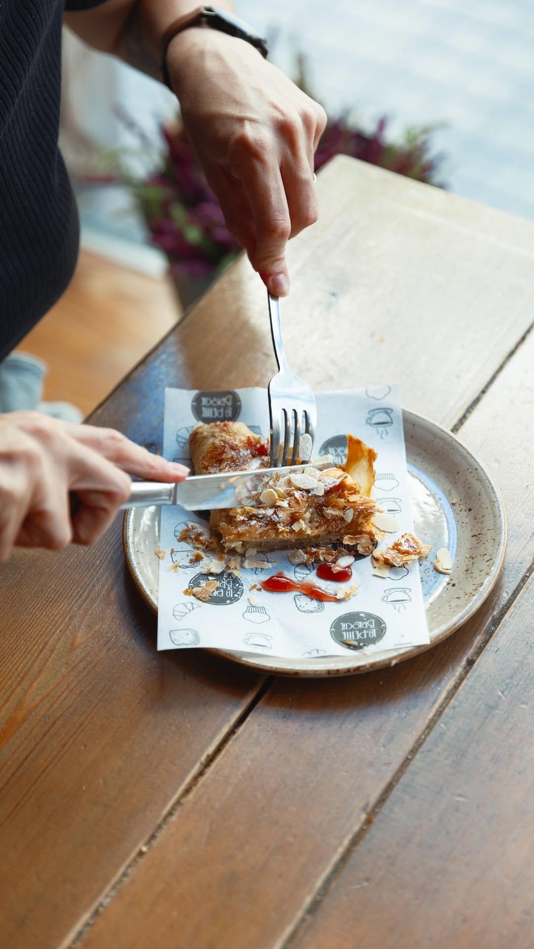 Post 9 by La Petite Brioche on Instagram (video)