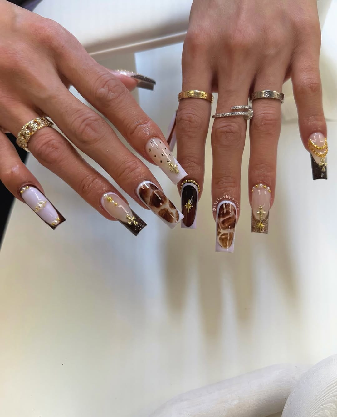 Post 2 by 𝑴𝒚𝒂 𝐴𝑖𝑙𝑎𝑛𝑖 on Instagram (image)