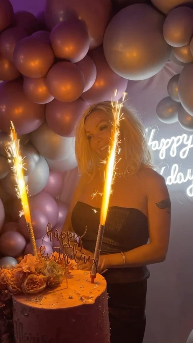 Post 10 by MariRox on Instagram (video)