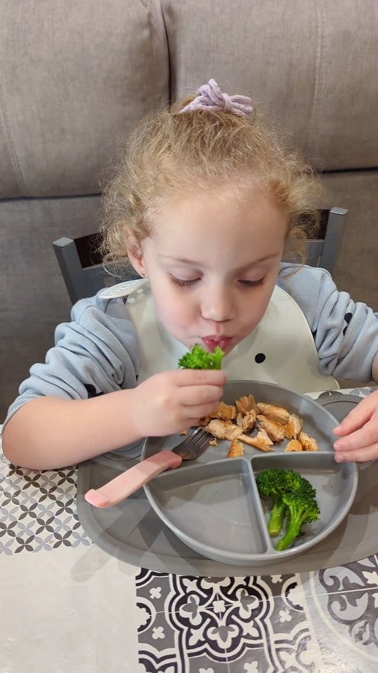 Post 6 by Lola y Elena  |  Susana    DiariodeCrohn on Instagram (video)