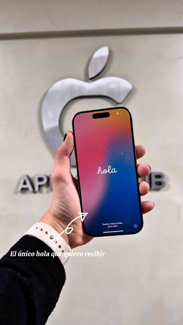 Post 10 by iPhone Apple Club Cordoba on Instagram (video)