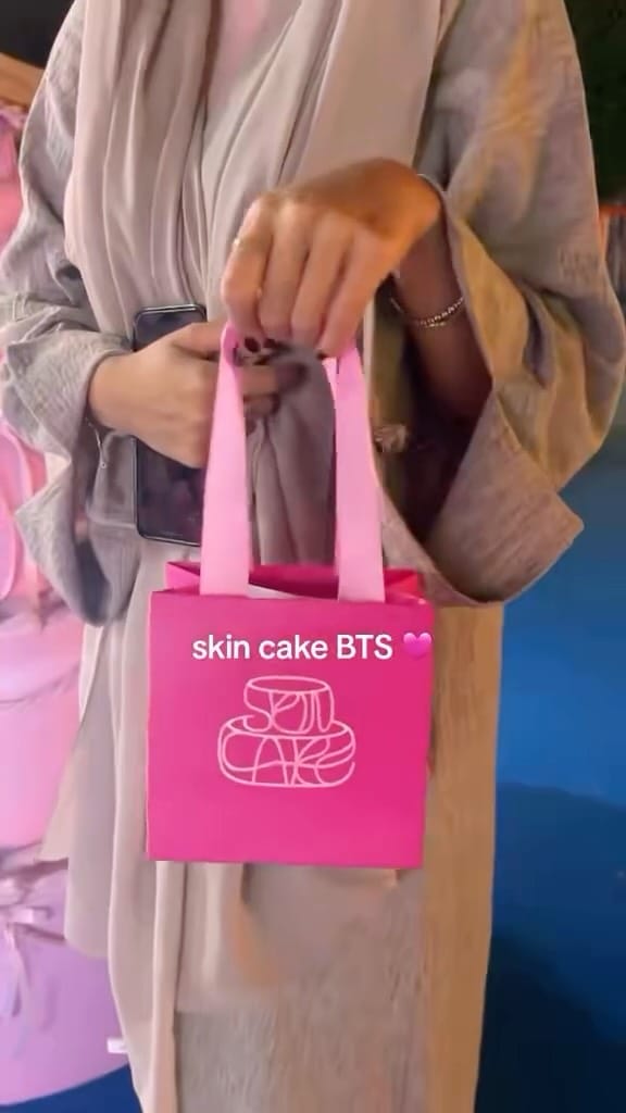 Post 3 by Skin Cake on Instagram (video)